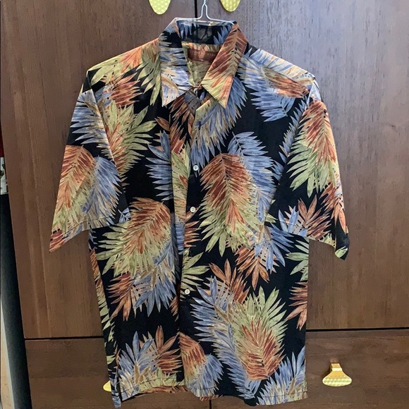 NWOT Tori Richard Men’s Hawaiian Shirt size M - Picture 1 of 4
